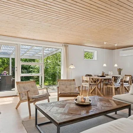 Dom wakacyjny Annabeth - 850m From The Sea By Interhome